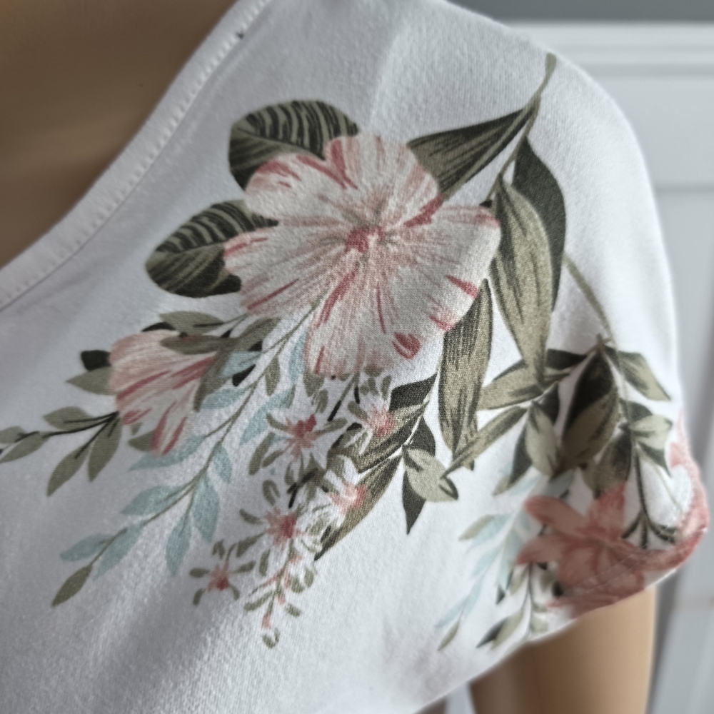 2/20$ Ardene Pastel Floral Top, Soft Girl / Coquette Aesthetic - size L - Picture 7 of 13